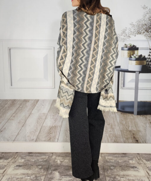 Alternative view of Bufanda Seúl