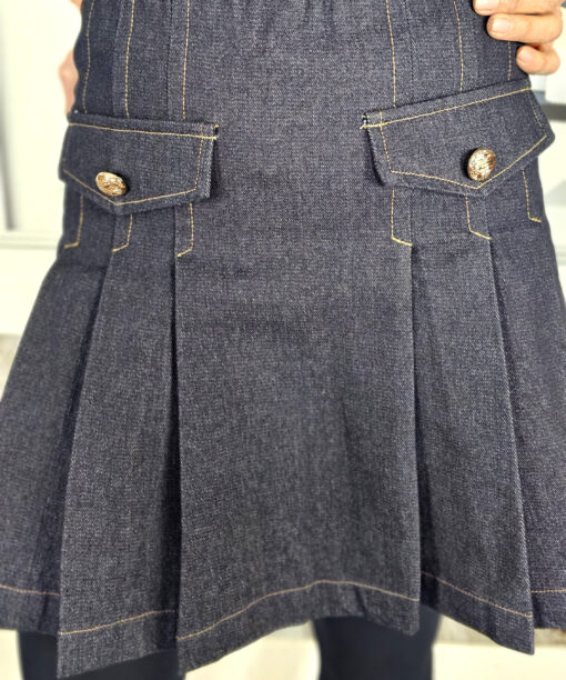 Alternative view of Falda Adela