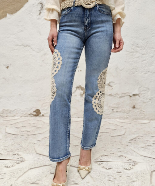 Alternative view of Vaquero Niza