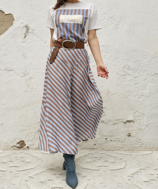 Alternative view of Falda Sevilla