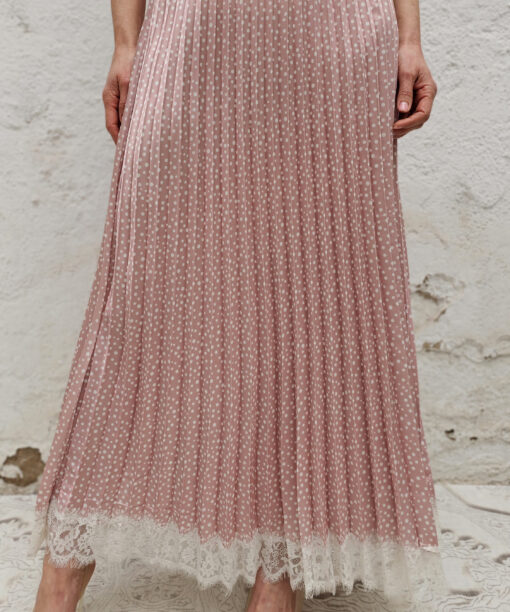 Alternative view of Falda Amparo