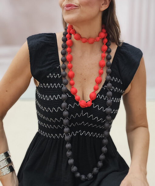 Collar Valeria rojo seda