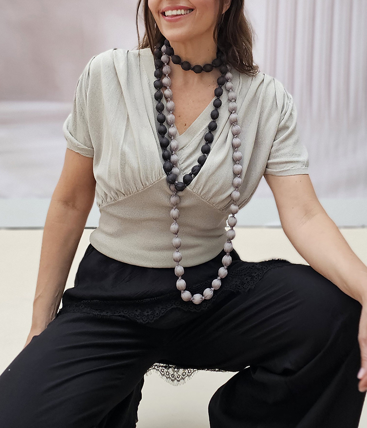 Collar Valeria gris marengo seda - Imagen 3