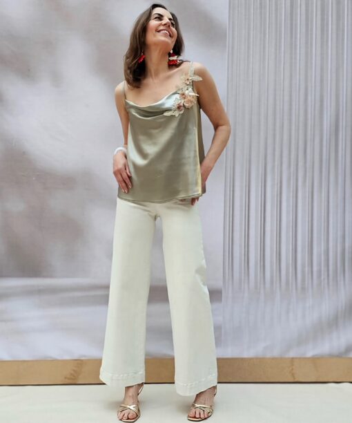 Top raso drapeado gris