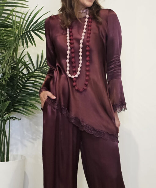 Blusa asimétrica encaje