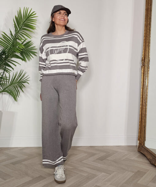 Conjunto rayas Comfy Gris - Imagen 3