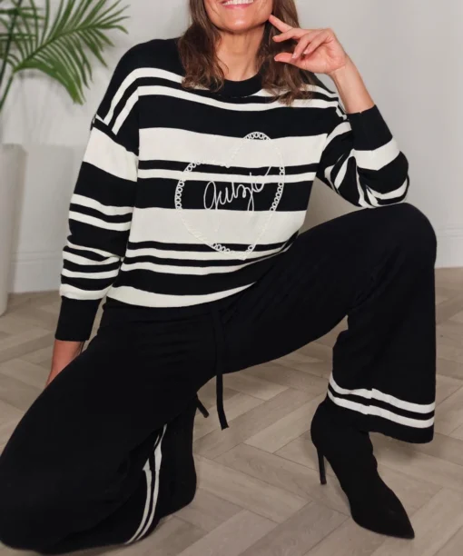 Conjunto rayas Comfy Negro